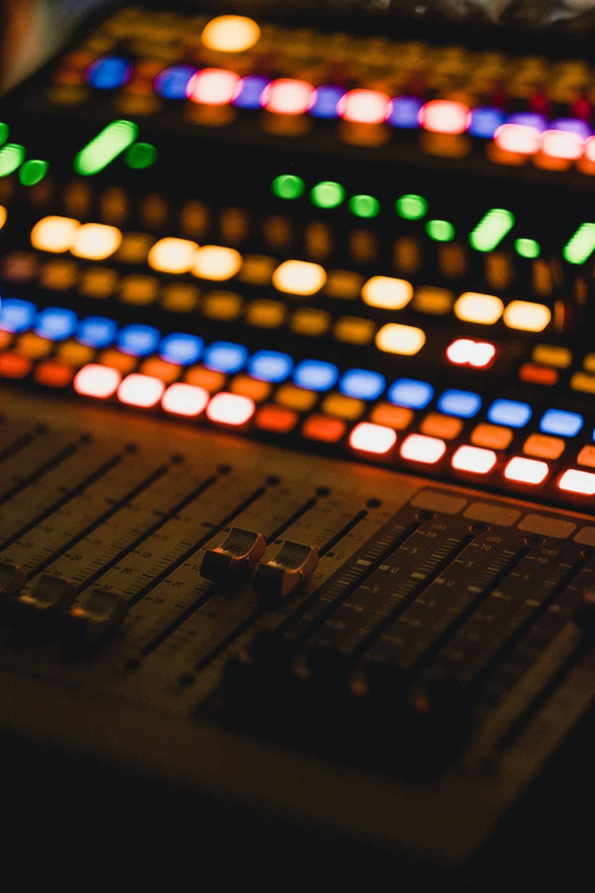 Mixage multicanal : en quoi ça consiste en audiovisuel ?