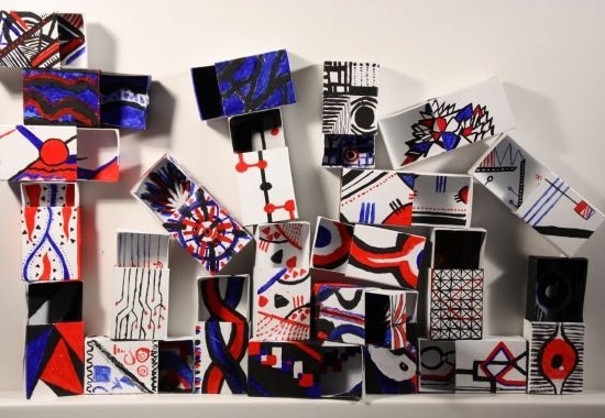 D'UNE BOÎTE D'ALLUMETTES À UNE INSTALLATION GRAPHIQUE - MANNA 2016 D'UNE BOÎTE D'ALLUMETTES À UNE INSTALLATION GRAPHIQUE - MANNA 2016
